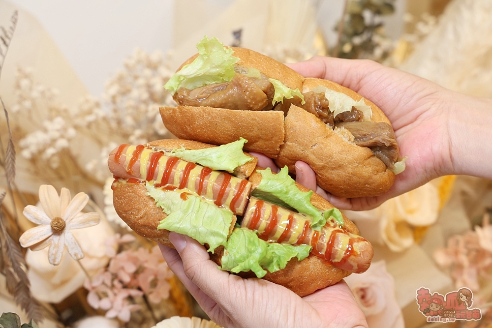 【台南美食】迷馬TEA BAR 茶飲·杯子蛋糕:生乳捲口感的杯子蛋糕,鬆軟又綿密,生日派對/野餐帶出場太有面子~ 【台南美食】迷馬TEA BAR 茶飲·杯子蛋糕:生乳捲口感的杯子蛋糕,鬆軟又綿密,生日派對/野餐帶出場太有面子~