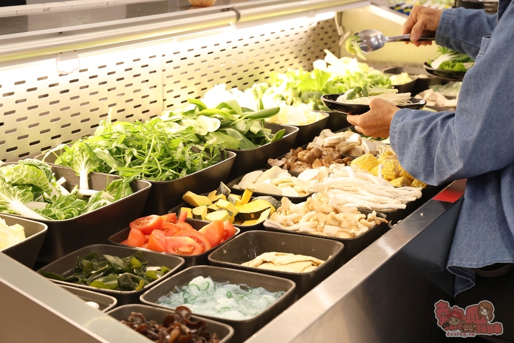 【台南火鍋】和爺麻辣安平市府店:火鍋只要288元,麵食/飲料/冰品吃到飽,麻辣豆腐鴨血,全部免費續給你~
