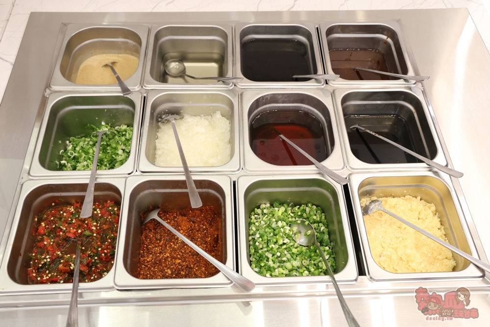【台南火鍋】和爺麻辣安平市府店:火鍋只要288元,麵食/飲料/冰品吃到飽,麻辣豆腐鴨血,全部免費續給你~
