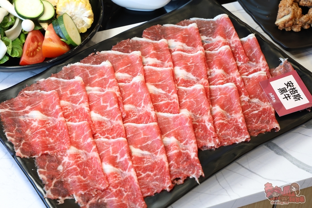 【台南火鍋】和爺麻辣安平市府店:火鍋只要288元,麵食/飲料/冰品吃到飽,麻辣豆腐鴨血,全部免費續給你~