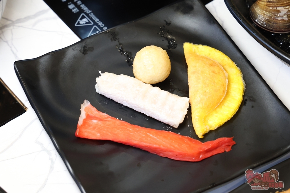 【台南火鍋】和爺麻辣安平市府店:火鍋只要288元,麵食/飲料/冰品吃到飽,麻辣豆腐鴨血,全部免費續給你~