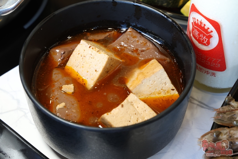【台南火鍋】和爺麻辣安平市府店:火鍋只要288元,麵食/飲料/冰品吃到飽,麻辣豆腐鴨血,全部免費續給你~