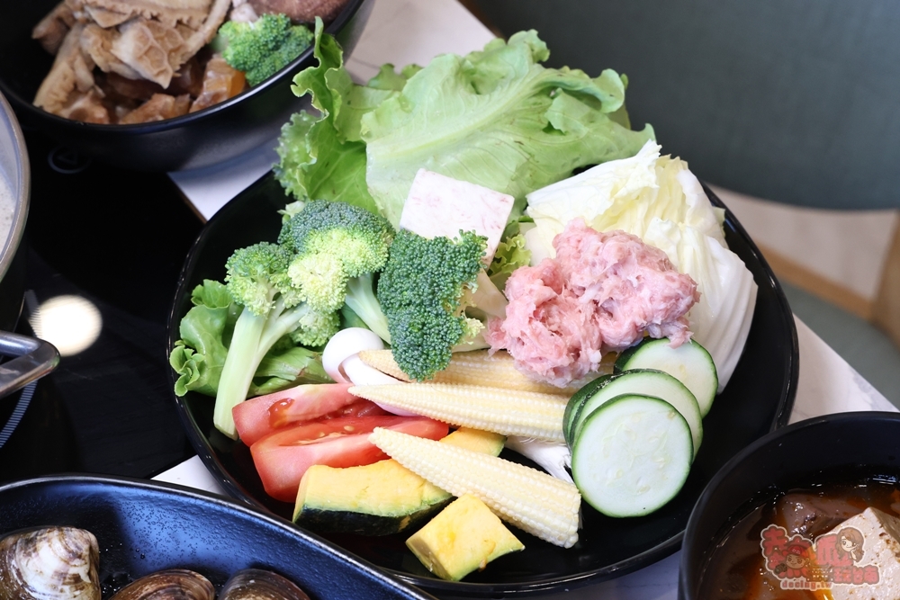 【台南火鍋】和爺麻辣安平市府店:火鍋只要288元,麵食/飲料/冰品吃到飽,麻辣豆腐鴨血,全部免費續給你~