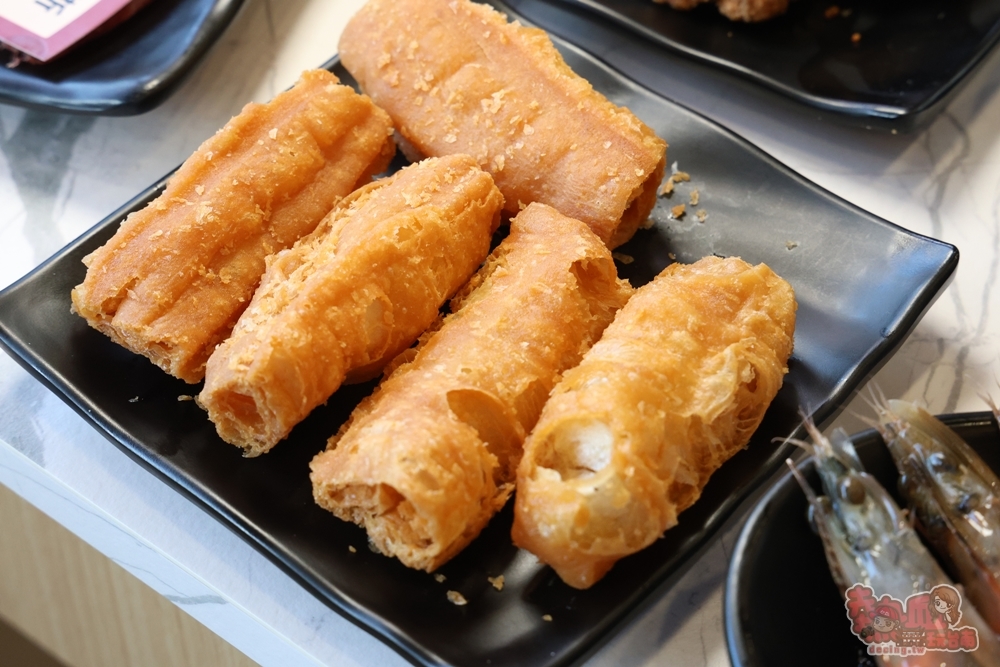 【台南火鍋】和爺麻辣安平市府店:火鍋只要288元,麵食/飲料/冰品吃到飽,麻辣豆腐鴨血,全部免費續給你~