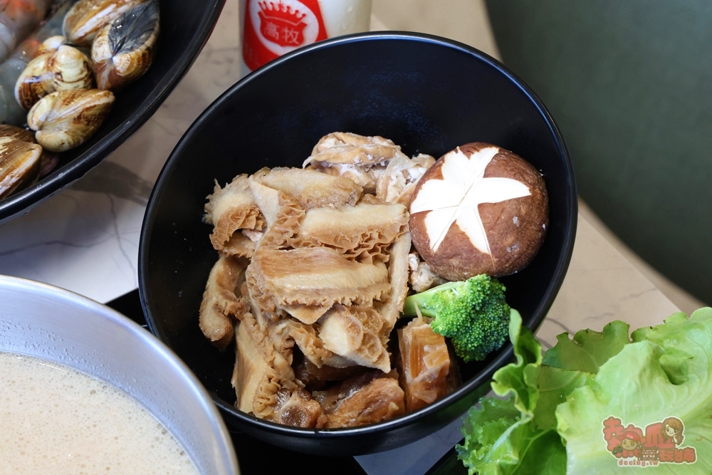【台南火鍋】和爺麻辣安平市府店:火鍋只要288元,麵食/飲料/冰品吃到飽,麻辣豆腐鴨血,全部免費續給你~