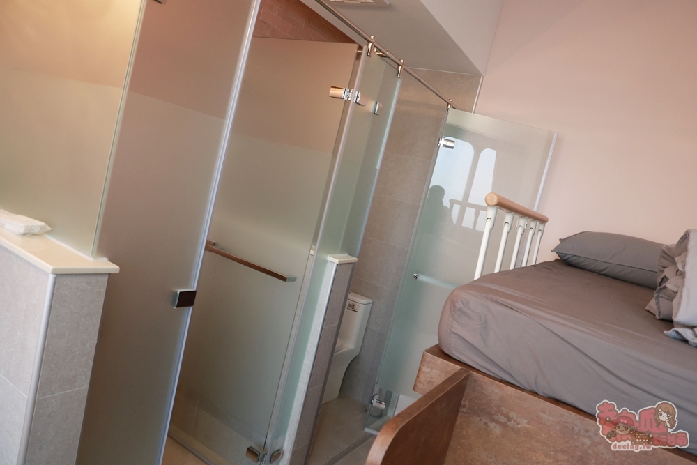 【安平包棟民宿】美萊茵安平民宿三館:可容納6–40人多人住宿，KTV、麻將桌、飛鏢機、免費停車一次滿足~