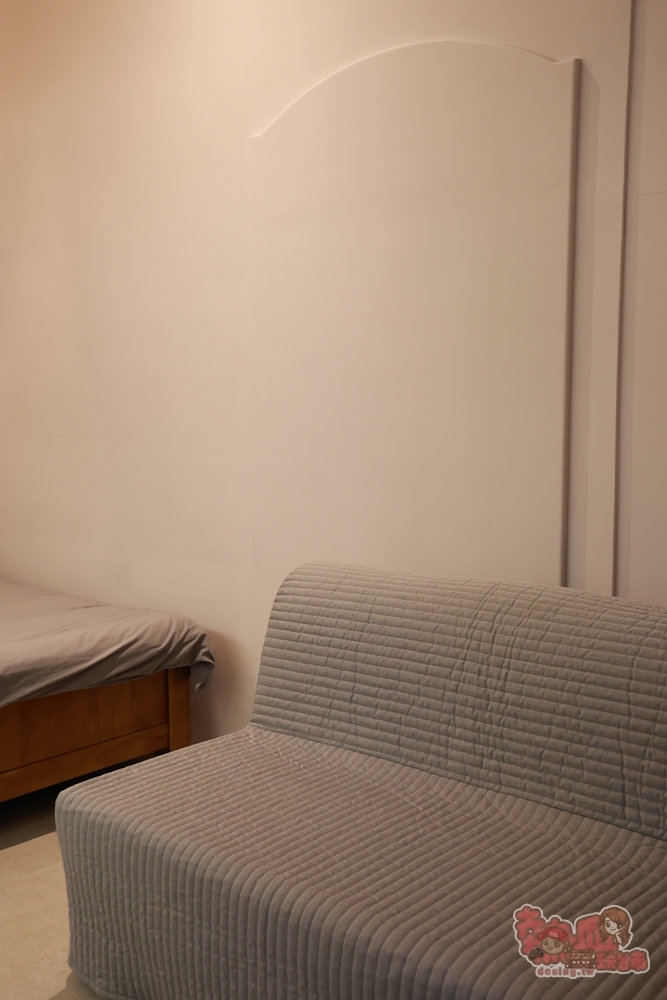 【安平包棟民宿】美萊茵安平民宿三館:可容納6–40人多人住宿，KTV、麻將桌、飛鏢機、免費停車一次滿足~