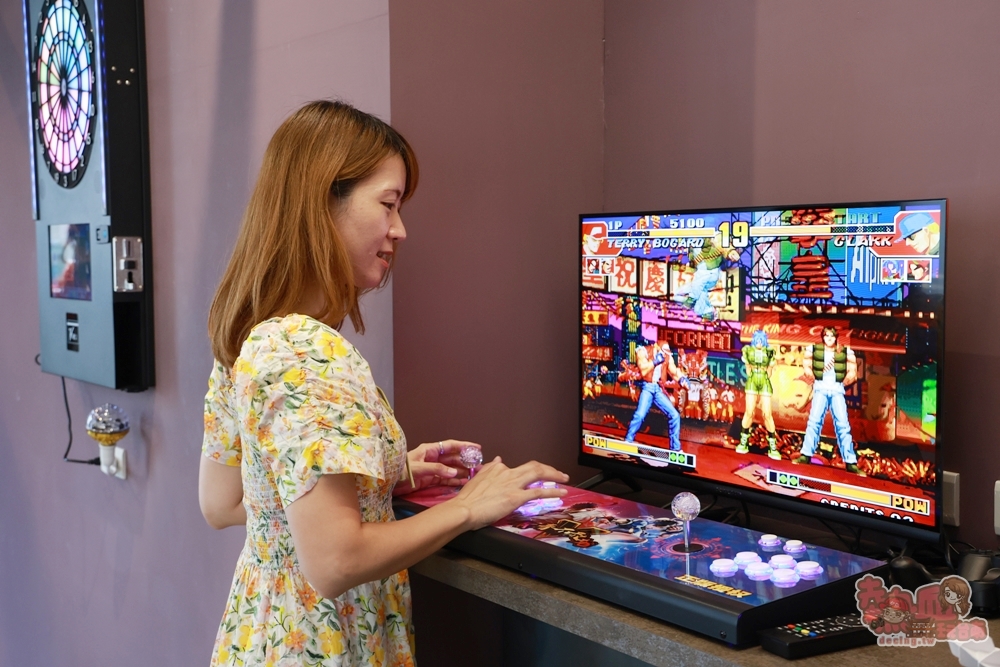 【安平包棟民宿】美萊茵安平民宿三館:可容納6–40人多人住宿，KTV、麻將桌、飛鏢機、免費停車一次滿足~