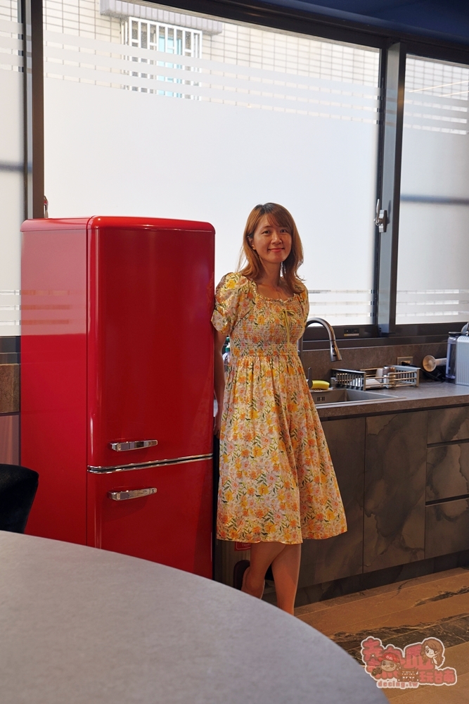 【安平包棟民宿】美萊茵安平民宿三館:可容納6–40人多人住宿，KTV、麻將桌、飛鏢機、免費停車一次滿足~