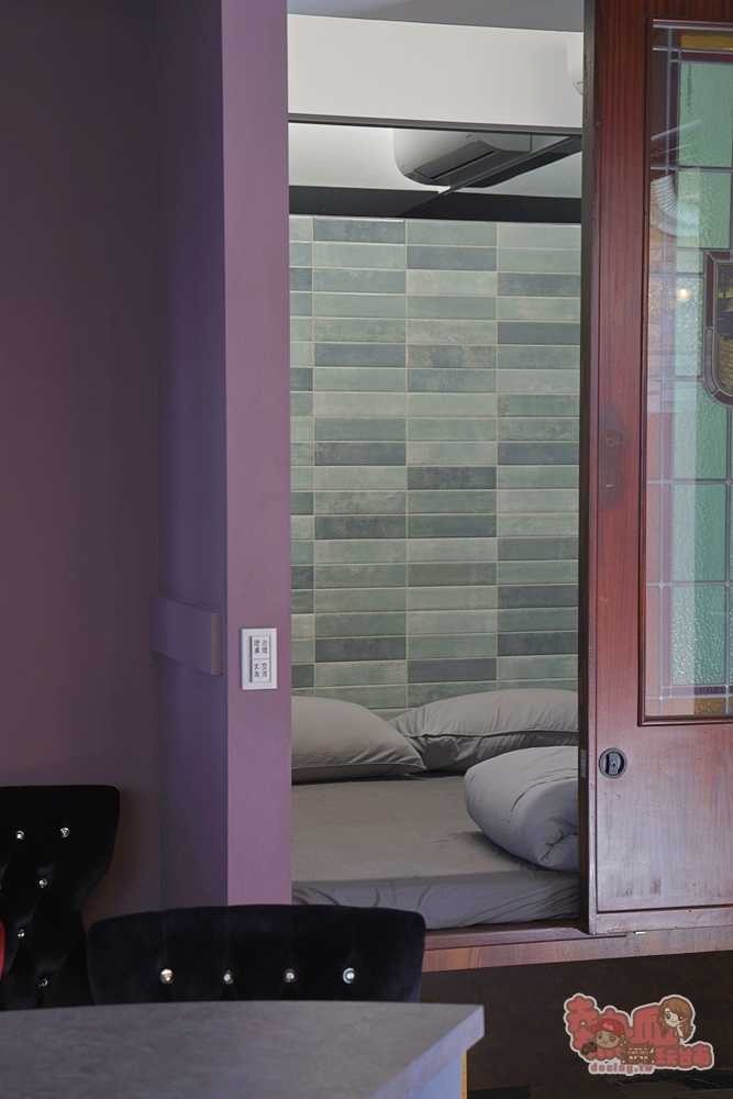 【安平包棟民宿】美萊茵安平民宿三館:可容納6–40人多人住宿，KTV、麻將桌、飛鏢機、免費停車一次滿足~