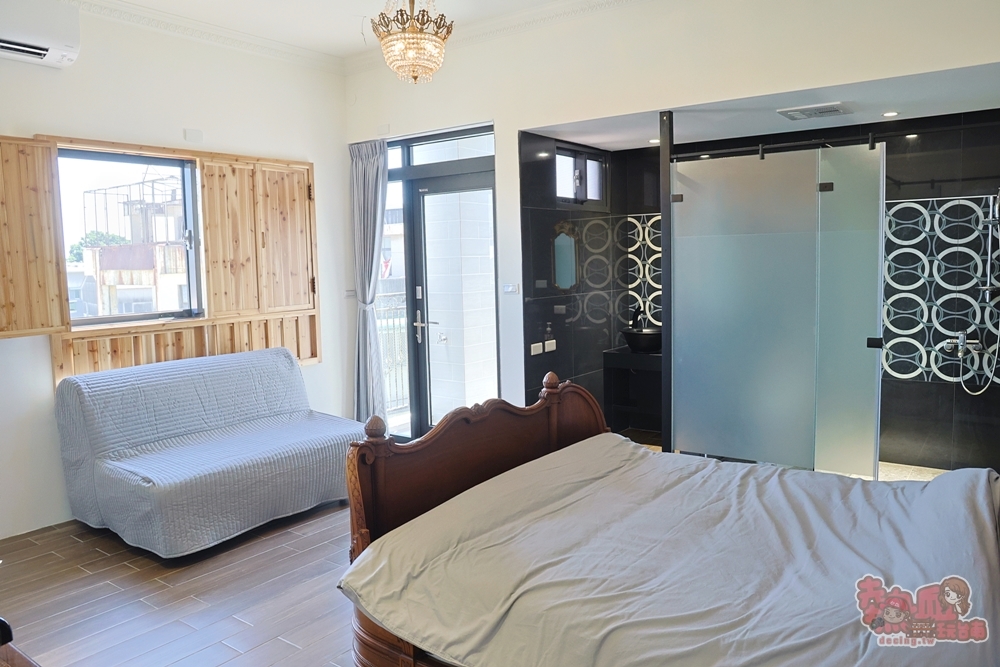 【安平包棟民宿】美萊茵安平民宿三館:可容納6–40人多人住宿，KTV、麻將桌、飛鏢機、免費停車一次滿足~