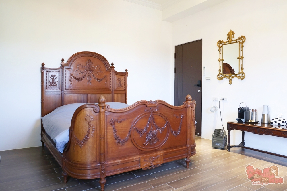 【安平包棟民宿】美萊茵安平民宿三館:可容納6–40人多人住宿，KTV、麻將桌、飛鏢機、免費停車一次滿足~