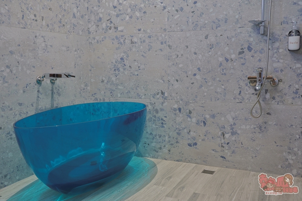 【安平包棟民宿】美萊茵安平民宿三館:可容納6–40人多人住宿，KTV、麻將桌、飛鏢機、免費停車一次滿足~