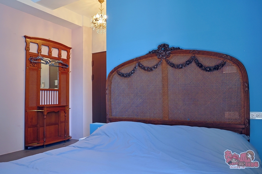 【安平包棟民宿】美萊茵安平民宿三館:可容納6–40人多人住宿，KTV、麻將桌、飛鏢機、免費停車一次滿足~