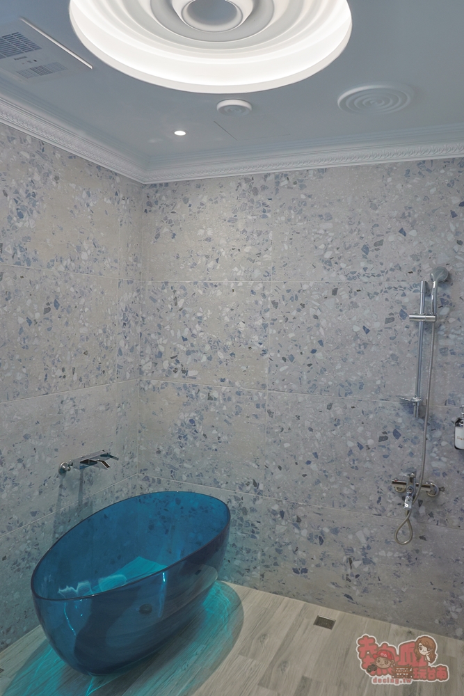 【安平包棟民宿】美萊茵安平民宿三館:可容納6–40人多人住宿，KTV、麻將桌、飛鏢機、免費停車一次滿足~