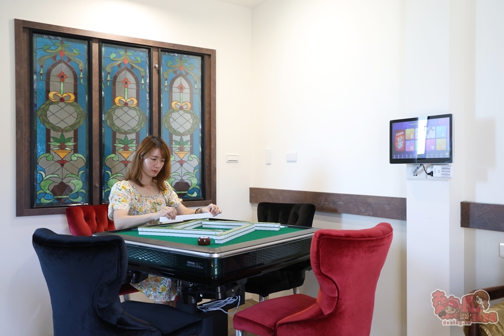 【安平包棟民宿】美萊茵安平民宿三館:可容納6–40人多人住宿，KTV、麻將桌、飛鏢機、免費停車一次滿足~