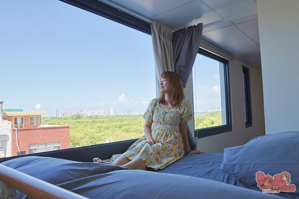 【安平包棟民宿】美萊茵安平民宿三館:可容納6–40人多人住宿，KTV、麻將桌、飛鏢機、免費停車一次滿足~