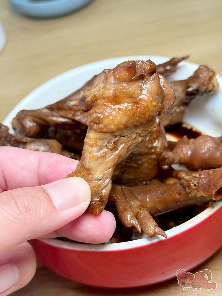 【台南美食】阿富師滷雞腳:夜市超人氣滷雞腳,軟嫩好吃又不死鹹,吃完後悔買太少~