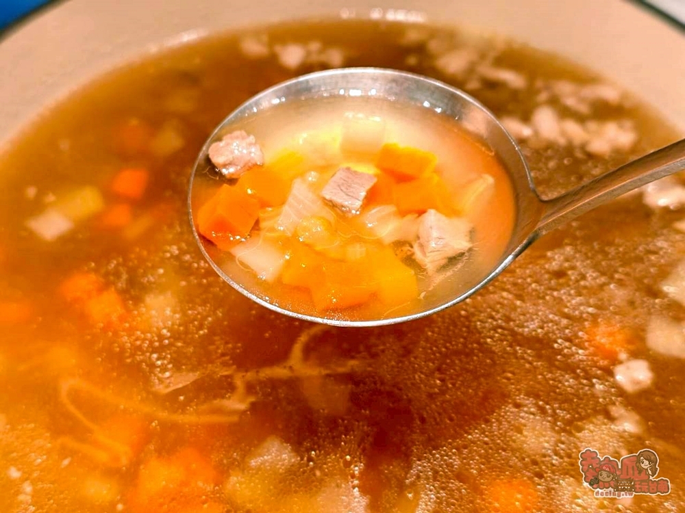 【台南美食】朵頤牛排:主餐只是配角,朵頤牛排的百匯自助吧才是真正靈魂~