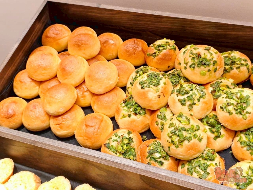 【台南美食】朵頤牛排:主餐只是配角,朵頤牛排的百匯自助吧才是真正靈魂~