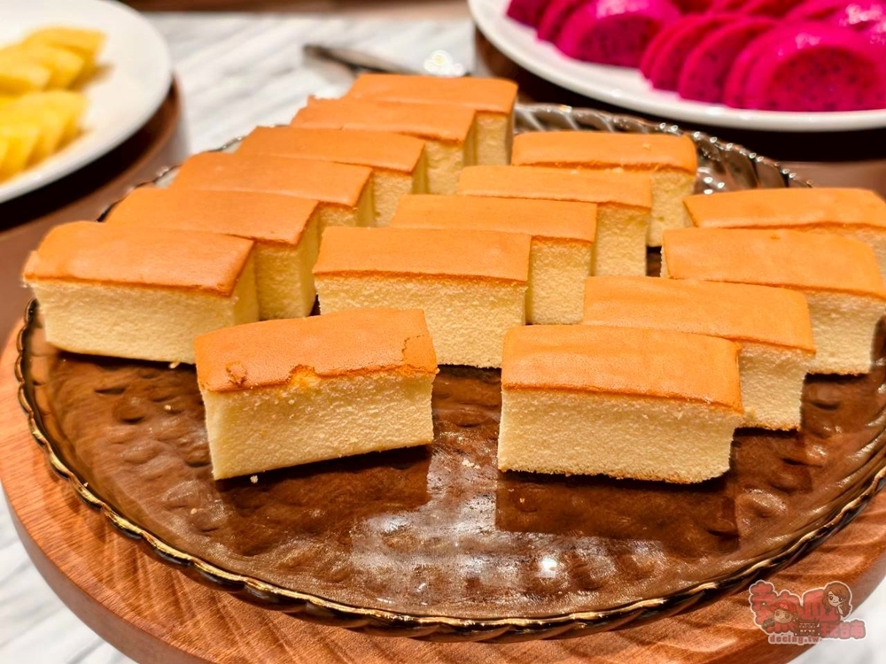 【台南美食】朵頤牛排:主餐只是配角,朵頤牛排的百匯自助吧才是真正靈魂~