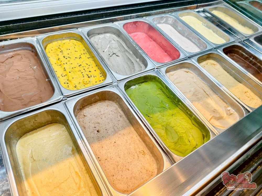 【台南美食】朵頤牛排:主餐只是配角,朵頤牛排的百匯自助吧才是真正靈魂~