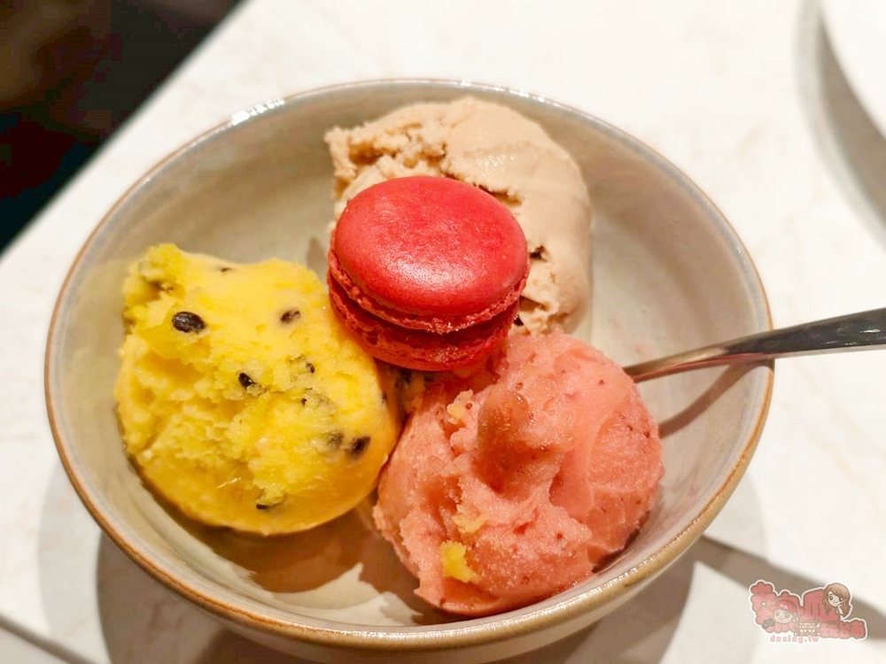 【台南美食】朵頤牛排:主餐只是配角,朵頤牛排的百匯自助吧才是真正靈魂~