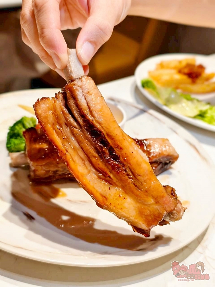 【台南美食】朵頤牛排:主餐只是配角,朵頤牛排的百匯自助吧才是真正靈魂~