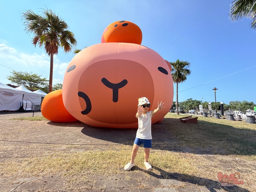【台南景點】超大卡皮巴拉現身台南安平！圓滾滾的卡皮配上海景好拍又好逛