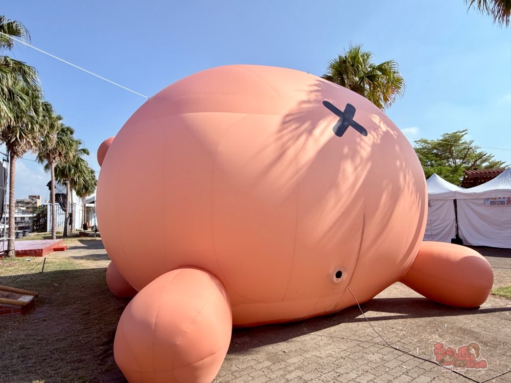 【台南景點】超大卡皮巴拉現身台南安平！圓滾滾的卡皮配上海景好拍又好逛