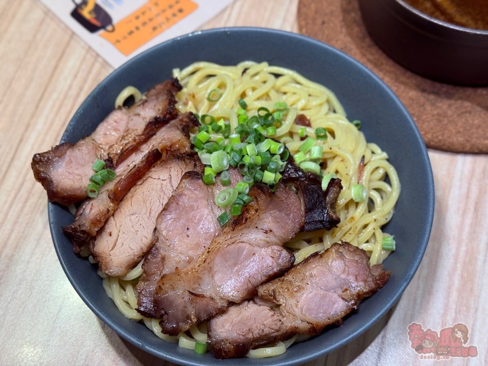 【台南美食】Nani麵！台南日式沾麵專賣店，你想吃濃厚系還是來點小清新呢~