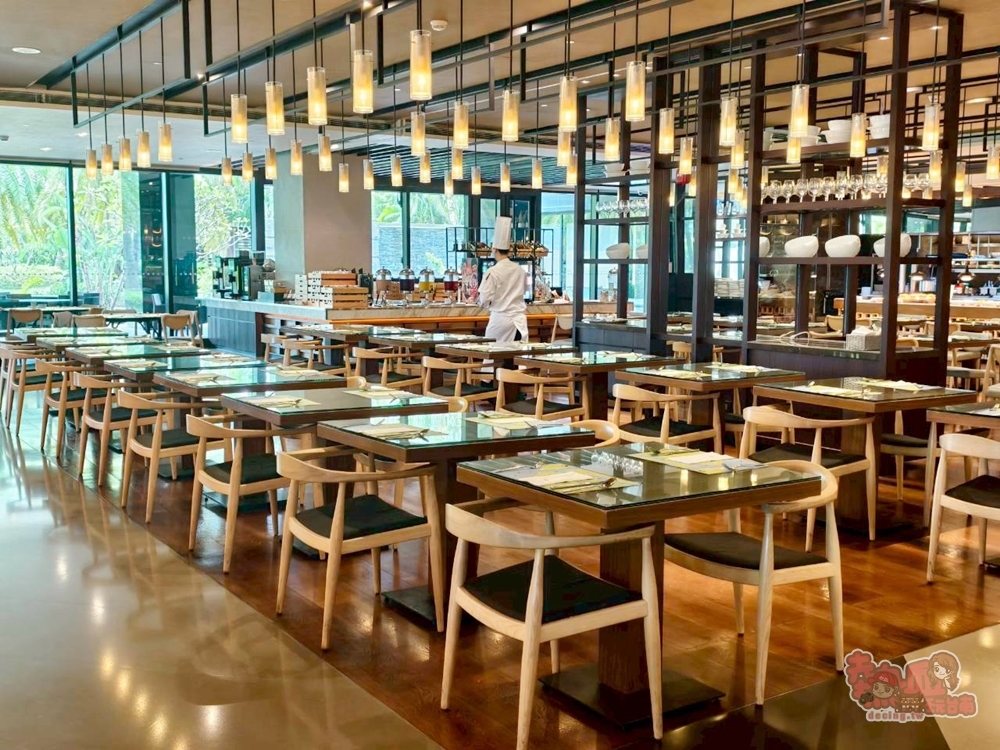 【台南吃到飽】台南大員皇冠假日酒店:五星級buffet佛心價,海鮮天堂吃到飽,銀髮族友善,平日兩人同行最優惠