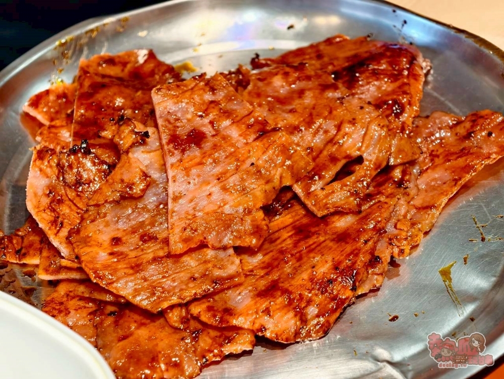 【台南美食】富香牌肉乾肉鬆:台南在地50年老店,快失傳的古早味炭燒豬肉乾,好吃到流眼淚~
