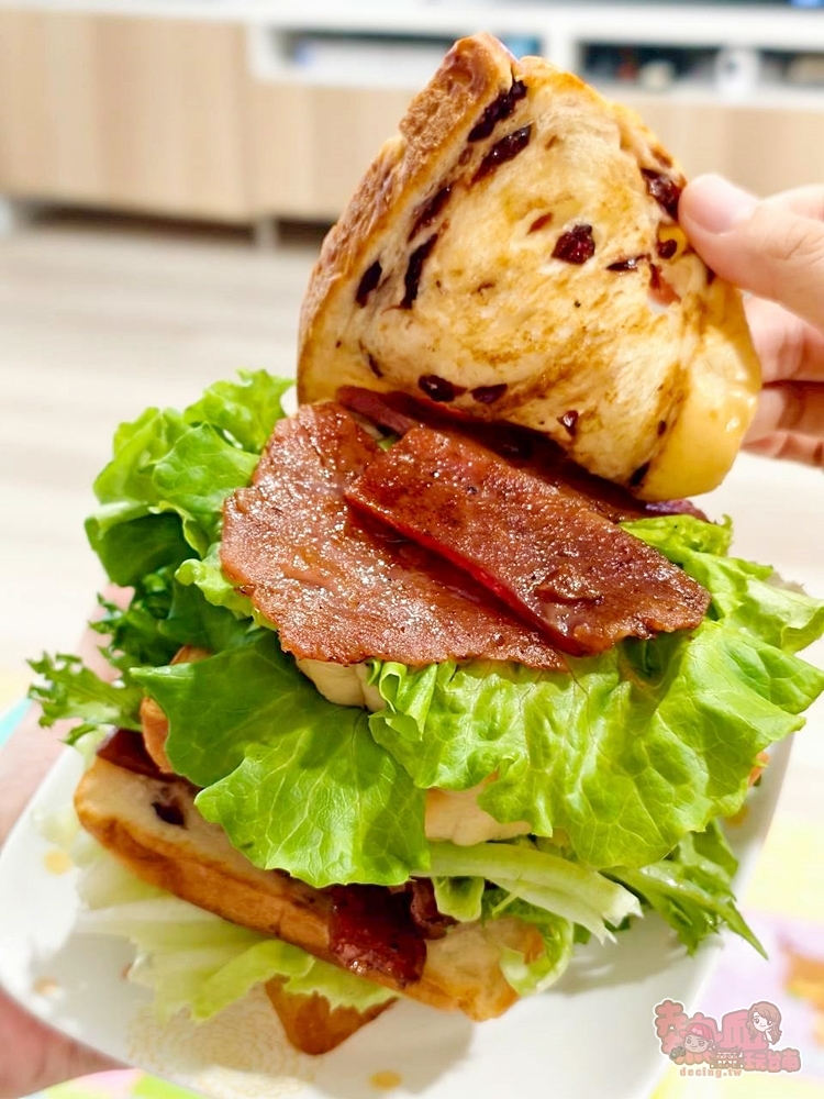 【台南美食】富香牌肉乾肉鬆:台南在地50年老店,快失傳的古早味炭燒豬肉乾,好吃到流眼淚~