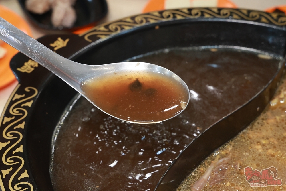 【台南火鍋】鑫帝元薑母鴨羊肉爐:永康人氣薑母鴨,冬天限定禽獸鍋,一鍋就能享受薑母鴨和羊肉爐~