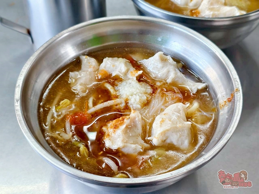 【台南美食】下大道旗魚羹:在地70年老店,台南最佛最好吃旗魚羹,銅板價只要40元,渾厚的沙茶香氣超對味~