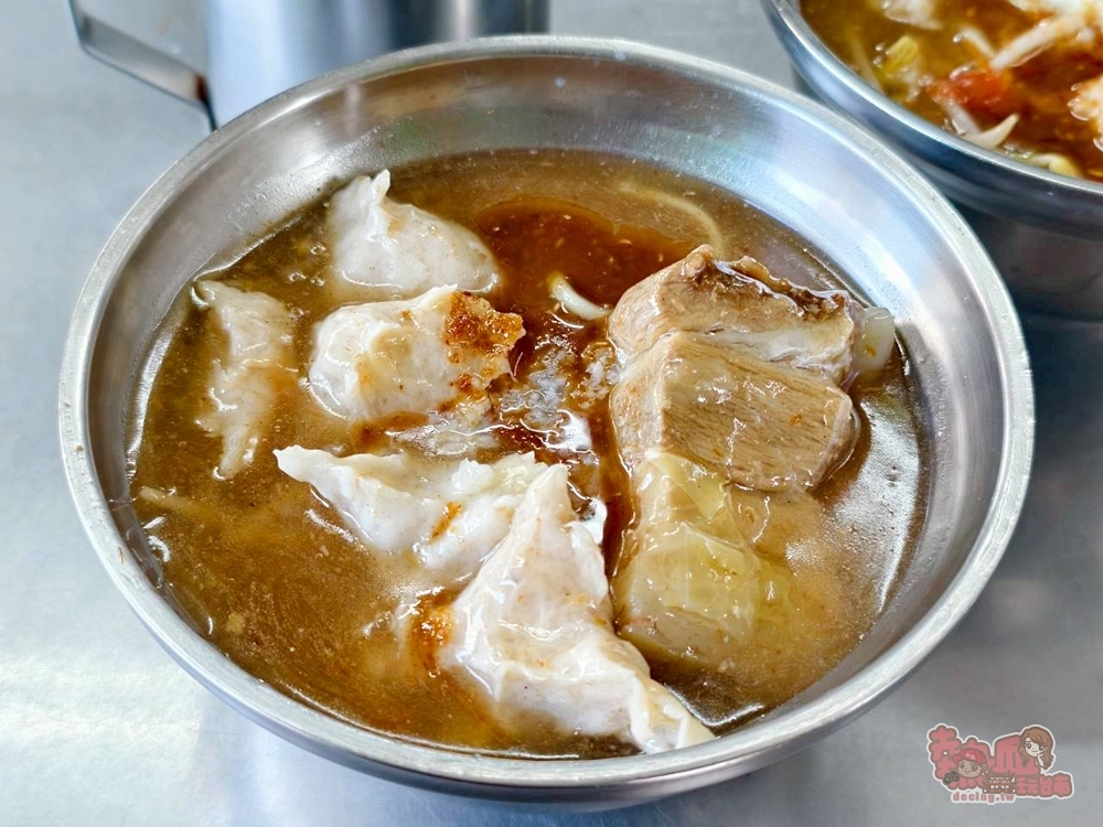 【台南美食】下大道旗魚羹:在地70年老店,台南最佛最好吃旗魚羹,銅板價只要40元,渾厚的沙茶香氣超對味~