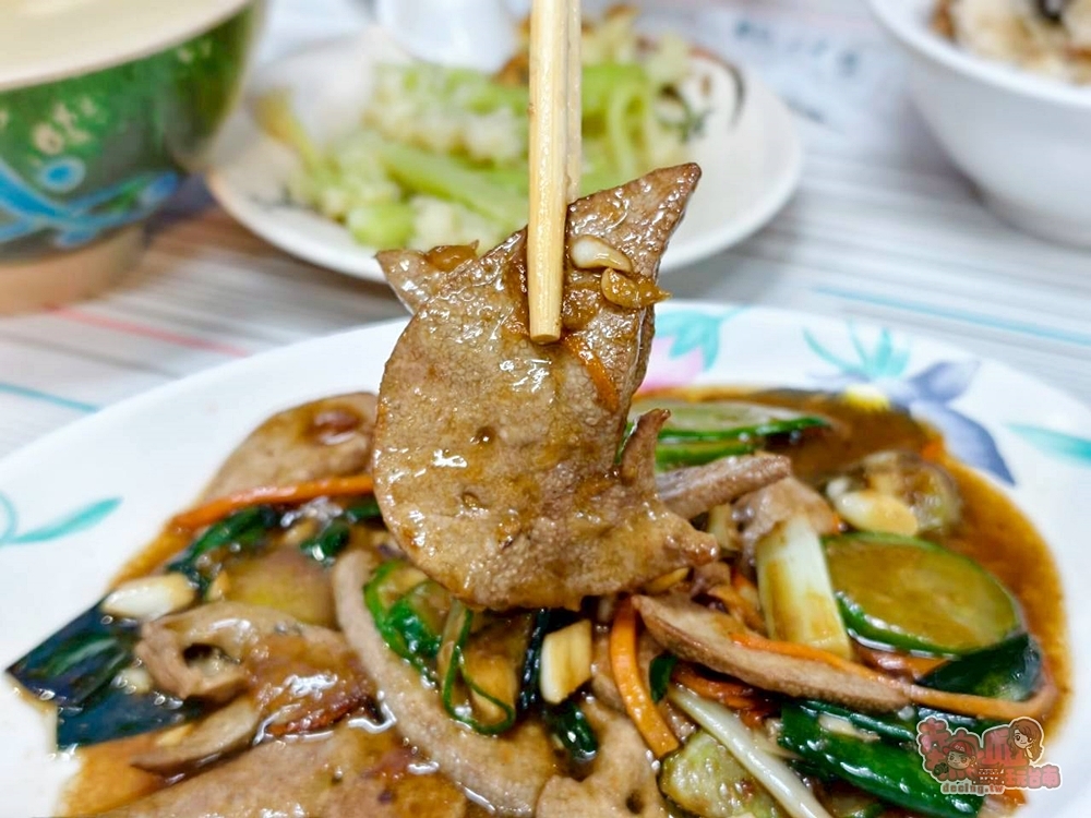 【台南美食】金華路無名飯桌:台南傳奇飯桌仔,一天只開晚上四小時,每次來都排爆~