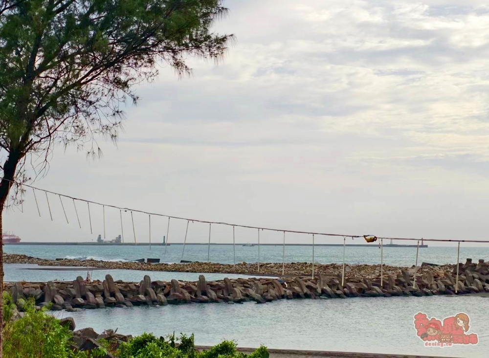 【高雄景點】永安泡麵土地公:高雄泡麵土地公廟,求財吃泡麵還可以看海景~