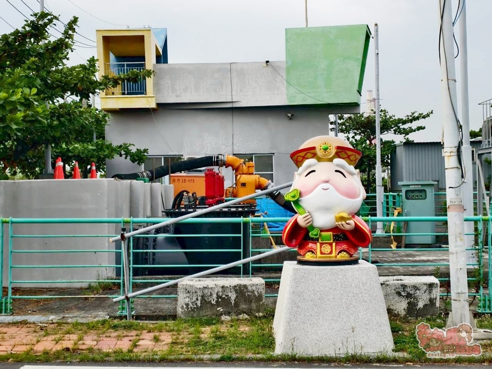 【高雄景點】永安泡麵土地公:高雄泡麵土地公廟,求財吃泡麵還可以看海景~