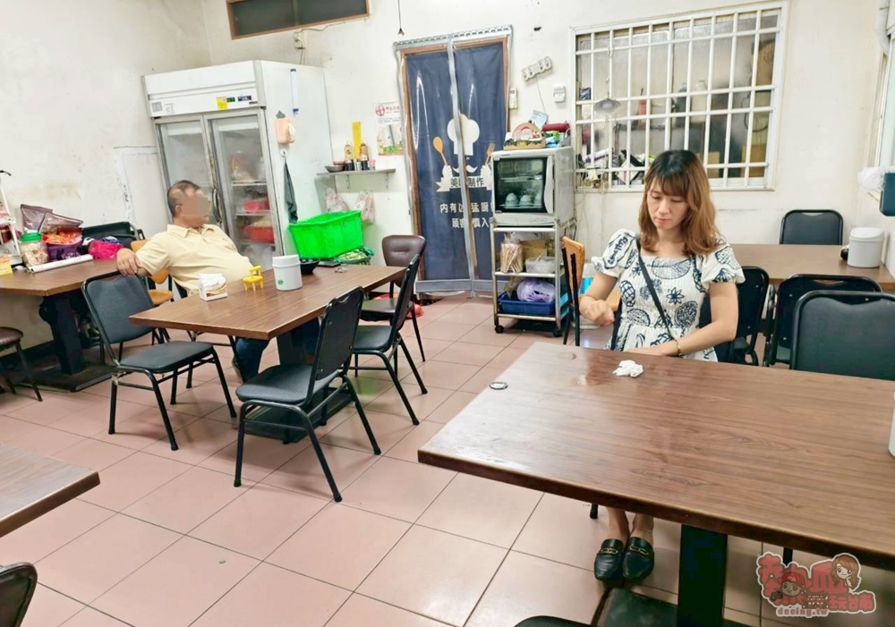 【台南美食】珍饌麵店:七股國小旁的古早味麵店,被麵店耽誤的熱炒店,古早味番茄炒飯超好吃又大份量~