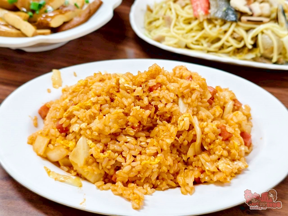 【台南美食】珍饌麵店:七股國小旁的古早味麵店,被麵店耽誤的熱炒店,古早味番茄炒飯超好吃又大份量~