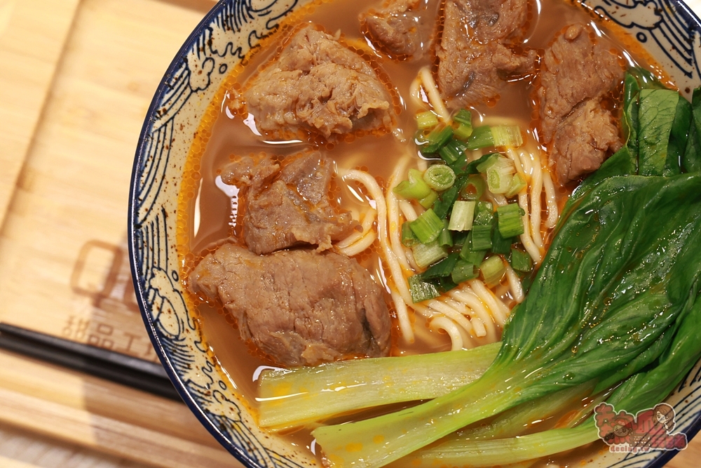 【台南美食】QQ田甜品工坊:東區超人氣冰品店,料多價格實在,日系雪花冰.紅豆湯.嫩仙草超激推~