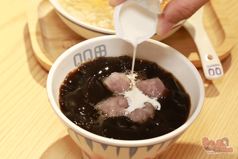 【台南美食】QQ田甜品工坊:東區超人氣冰品店,料多價格實在,日系雪花冰.紅豆湯.嫩仙草超激推~ 【台南美食】QQ田甜品工坊:東區超人氣冰品店,料多價格實在,日系雪花冰.紅豆湯.嫩仙草超激推~