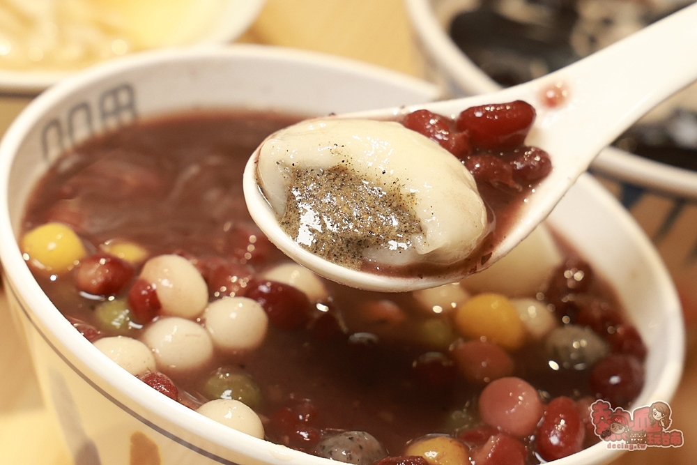 【台南美食】QQ田甜品工坊:東區超人氣冰品店,料多價格實在,日系雪花冰.紅豆湯.嫩仙草超激推~ 【台南美食】QQ田甜品工坊:東區超人氣冰品店,料多價格實在,日系雪花冰.紅豆湯.嫩仙草超激推~