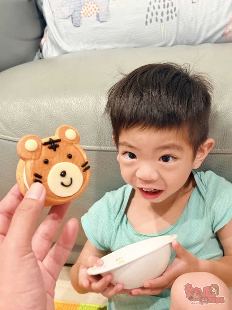 【台南甜點】卷卷烘焙:可愛甜點專賣店,聖誕生乳銅鑼燒來啦,冏餅人麋鹿呆萌好可愛~