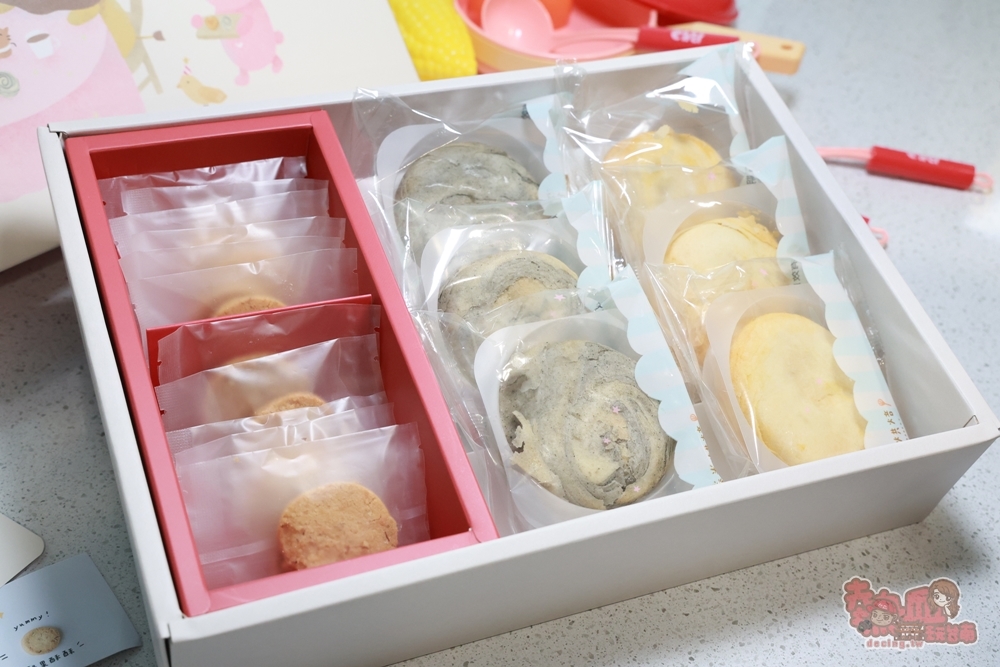 【台南甜點】卷卷烘焙:可愛甜點專賣店,聖誕生乳銅鑼燒來啦,冏餅人麋鹿呆萌好可愛~