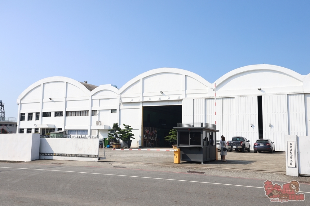 【台南旅遊】有艇俱樂部:台南唯一水上超跑,不用飛杜拜也能享受敞篷遊艇在水上的帥英姿,教你怎樣玩划算~