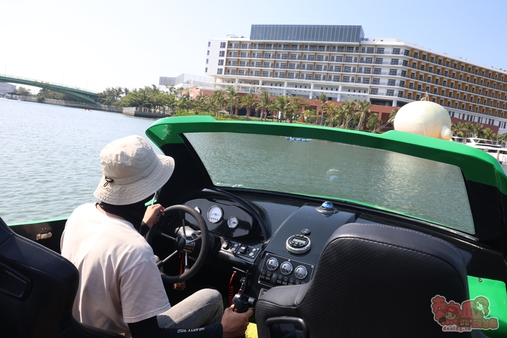 【台南旅遊】有艇俱樂部:台南唯一水上超跑,不用飛杜拜也能享受敞篷遊艇在水上的帥英姿,教你怎樣玩划算~