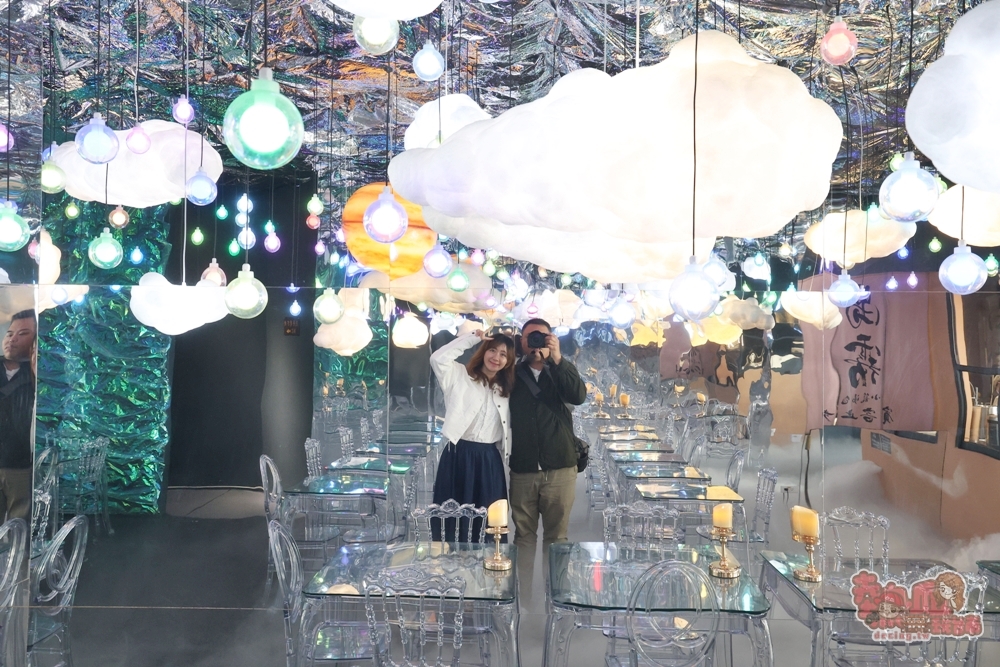 【台南美食】萬霧小籠湯包:全台最美小籠湯店在台南永康,teamLab沉浸式藝術空間太夢幻,小籠湯包爆汁又好吃~